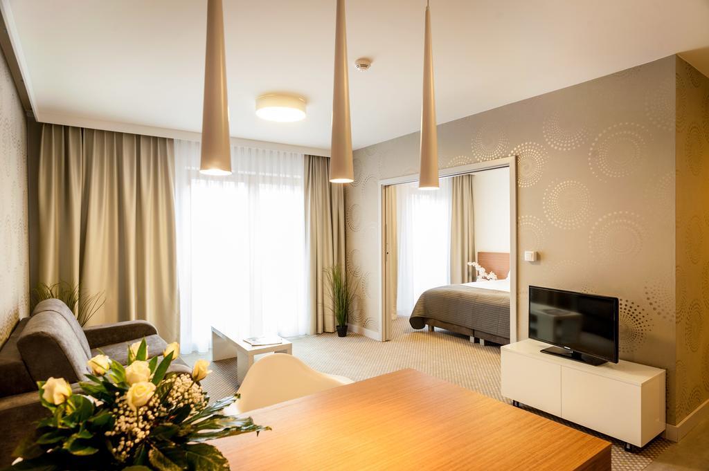 Rest Apartments วรอตซวาฟ ภายนอก รูปภาพ